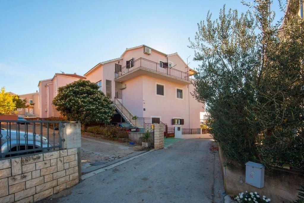 Guesthouse Brodarica Šibenik Eksteriør bilde